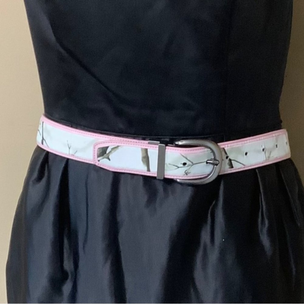 REALTREE Belt Women S / M Waist 27-33" Pink White Camo Style 96000